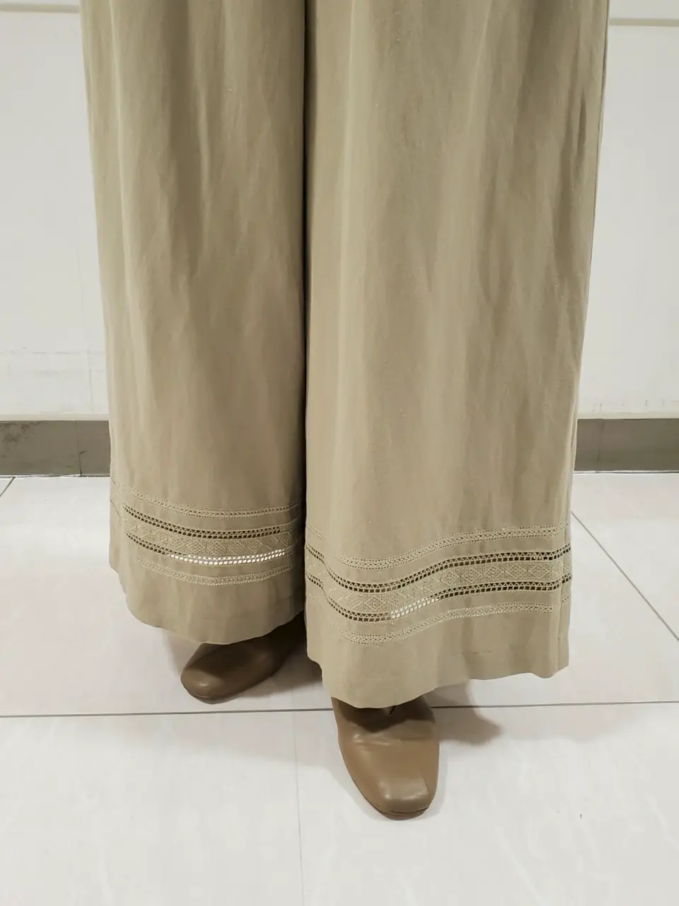 自由区 L スタッフ コーディネート画像