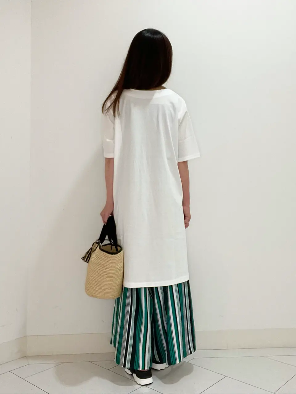 自由区 L スタッフ コーディネート画像