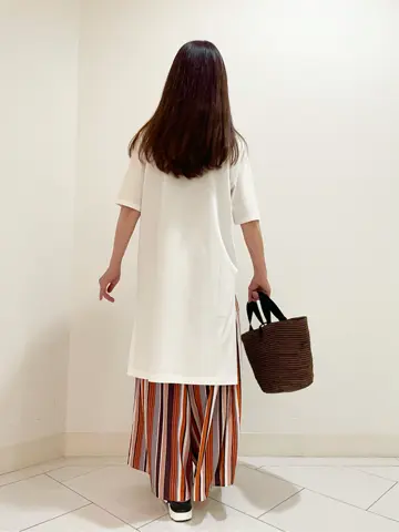 自由区 L スタッフ コーディネート画像