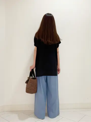 自由区 L スタッフ コーディネート画像