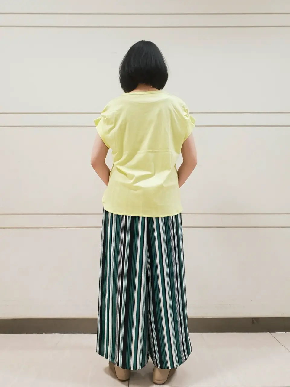 自由区 L スタッフ コーディネート画像