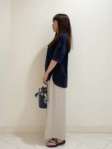 自由区 L スタッフ コーディネート画像