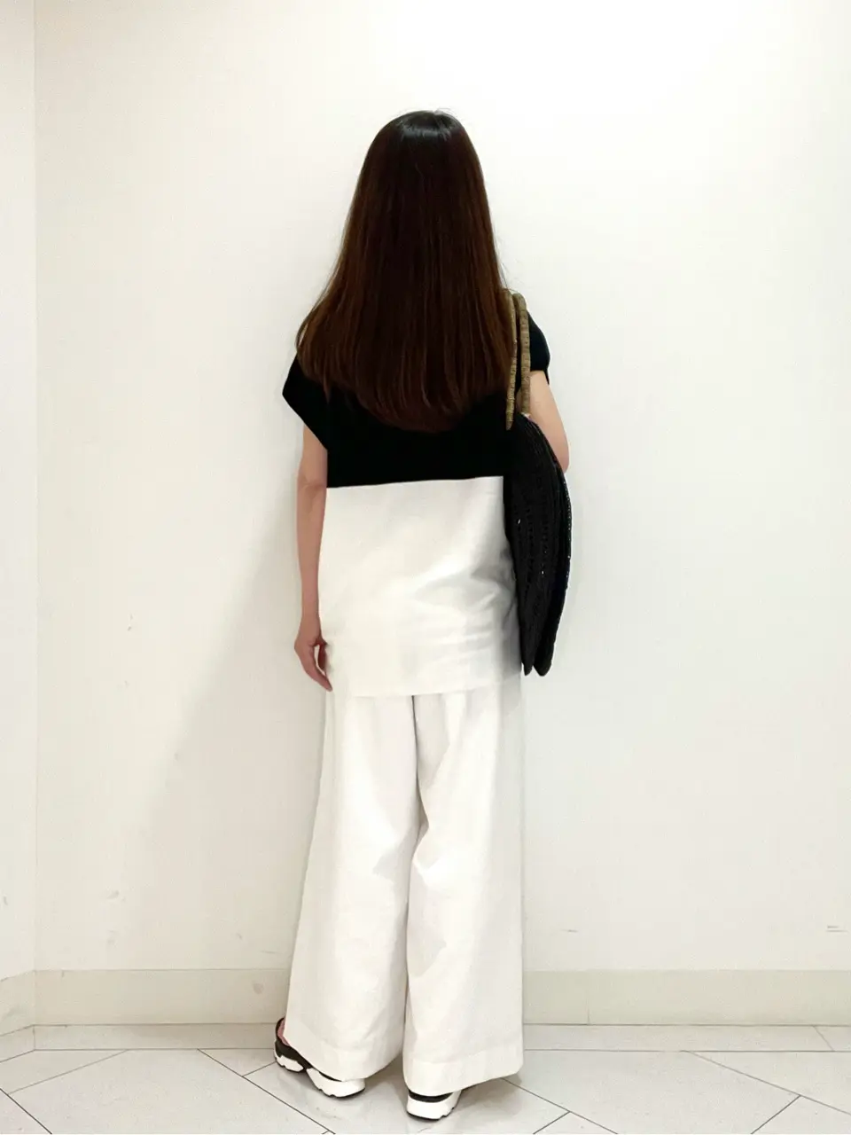 自由区 L スタッフ コーディネート画像