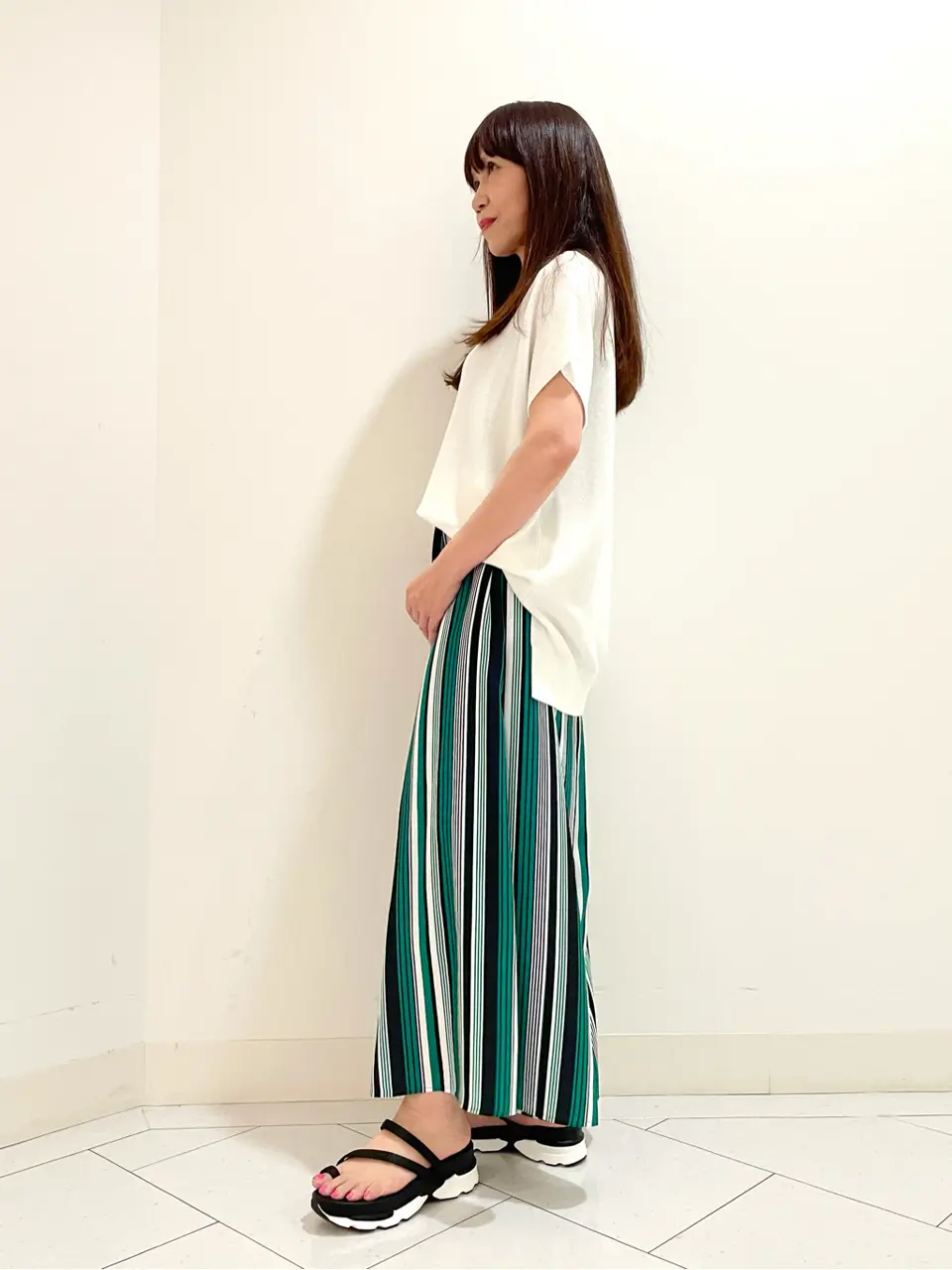 自由区 L スタッフ コーディネート画像