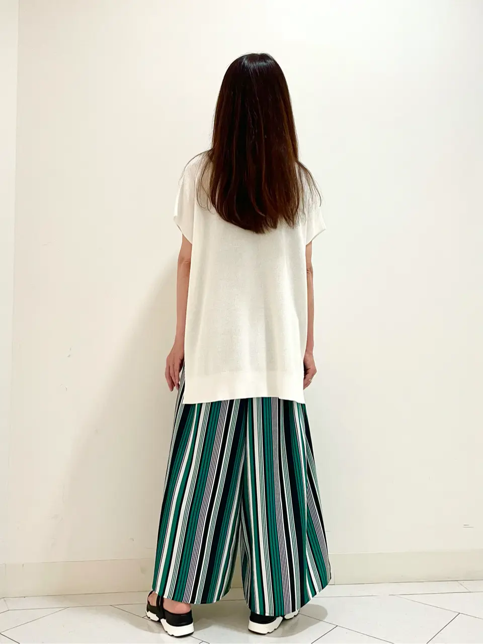 自由区 L スタッフ コーディネート画像