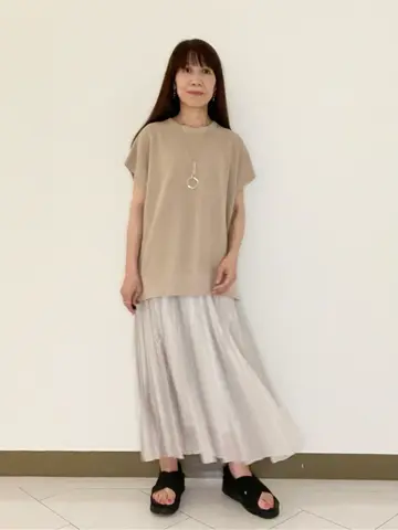 自由区 L スタッフ コーディネート画像