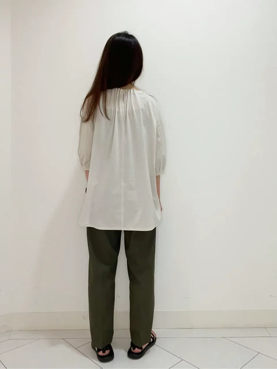 自由区 L スタッフ コーディネート画像