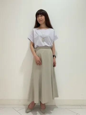 自由区 L スタッフ コーディネート画像