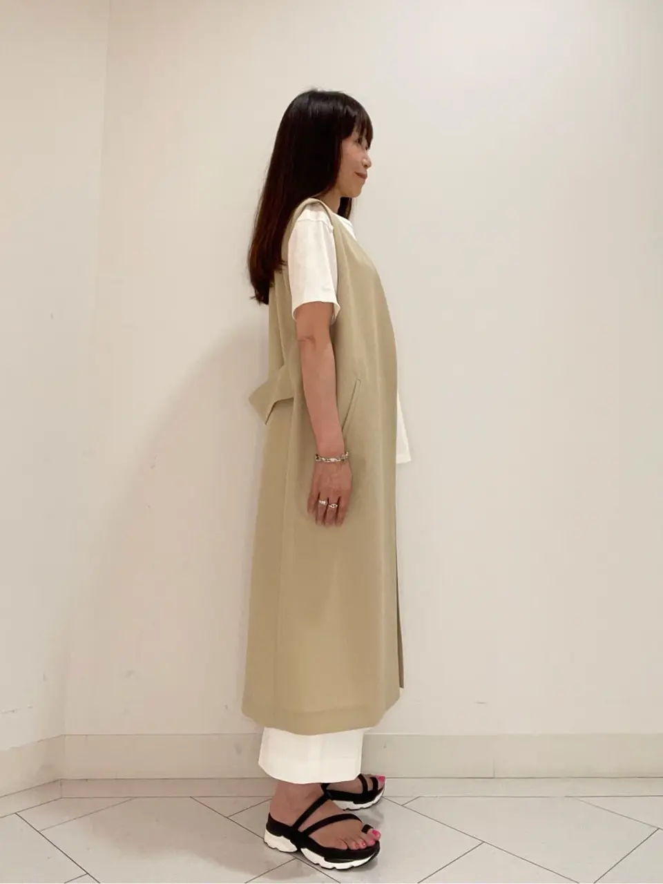 自由区 L スタッフ コーディネート画像