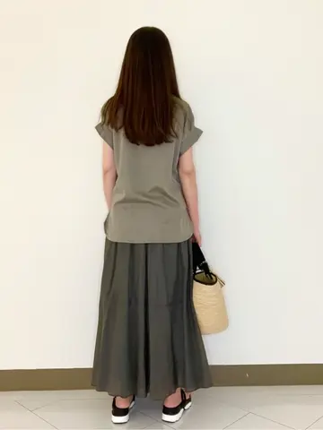 自由区 L スタッフ コーディネート画像