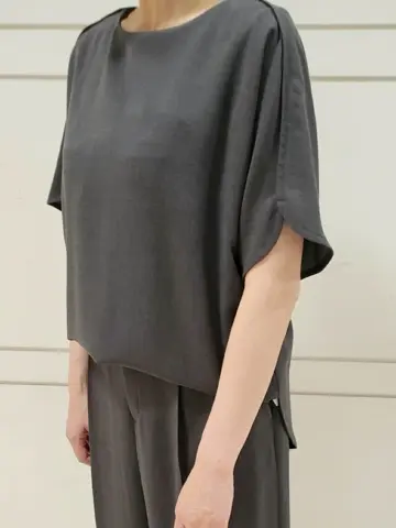 自由区 L スタッフ コーディネート画像