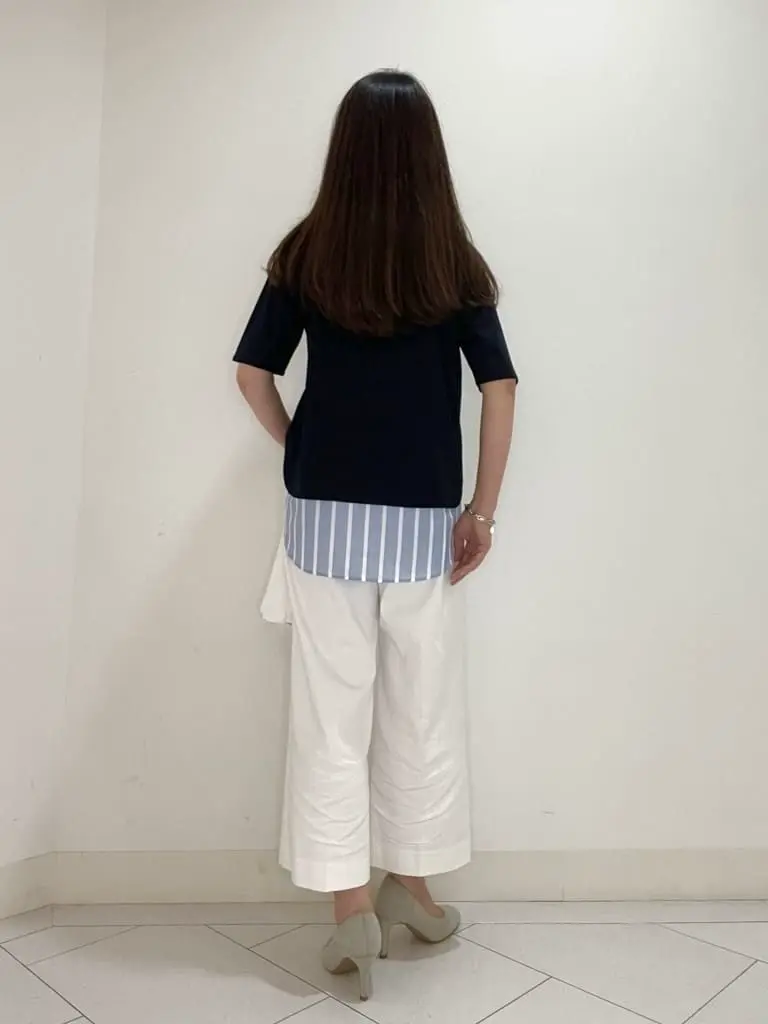 自由区 L スタッフ コーディネート画像