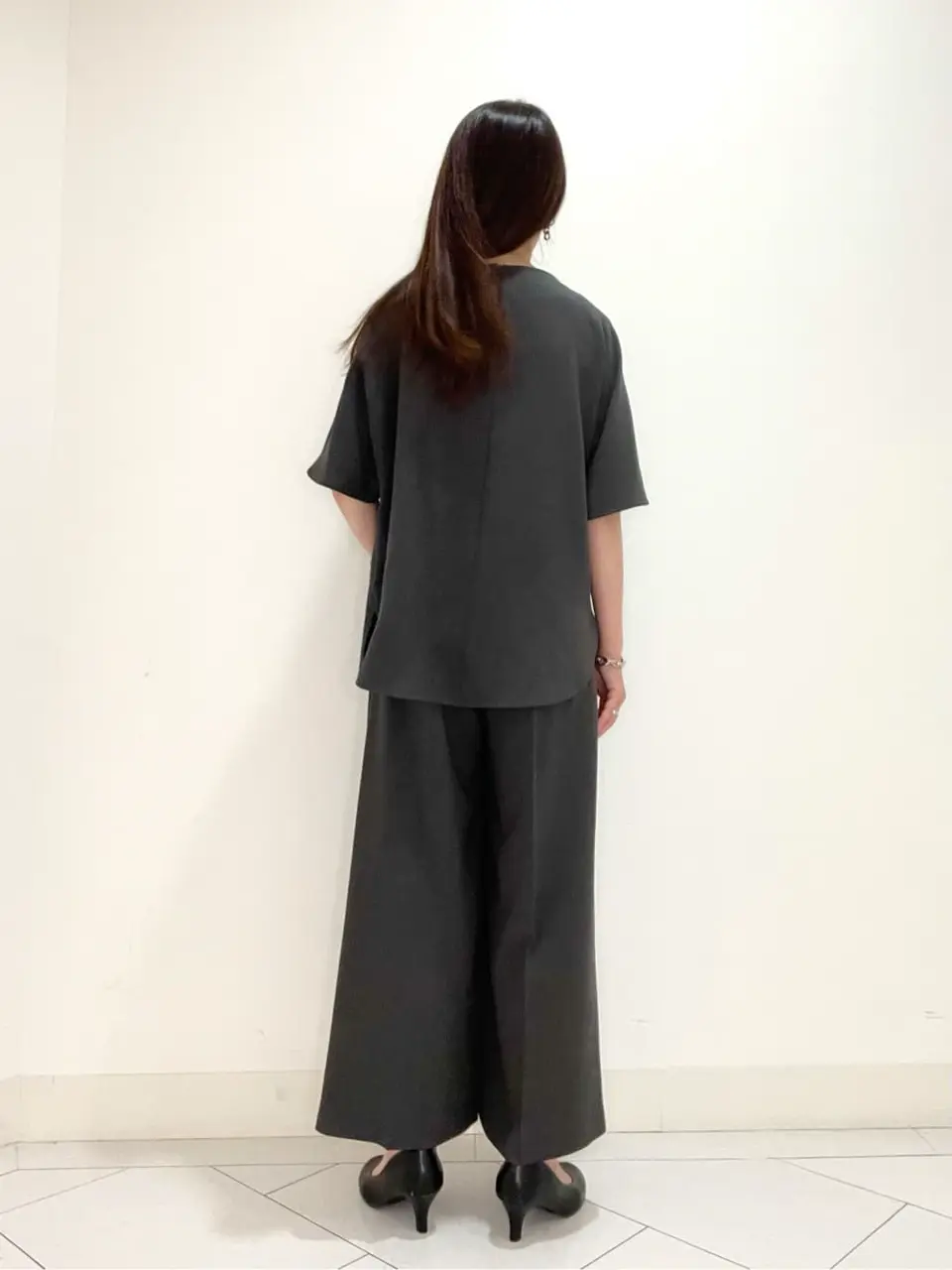 自由区 L スタッフ コーディネート画像