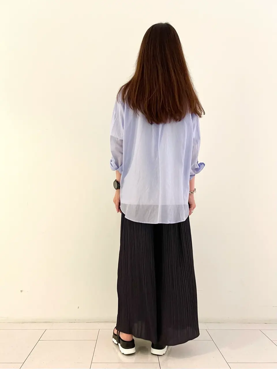 自由区 L スタッフ コーディネート画像