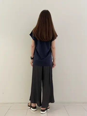 自由区 L スタッフ コーディネート画像