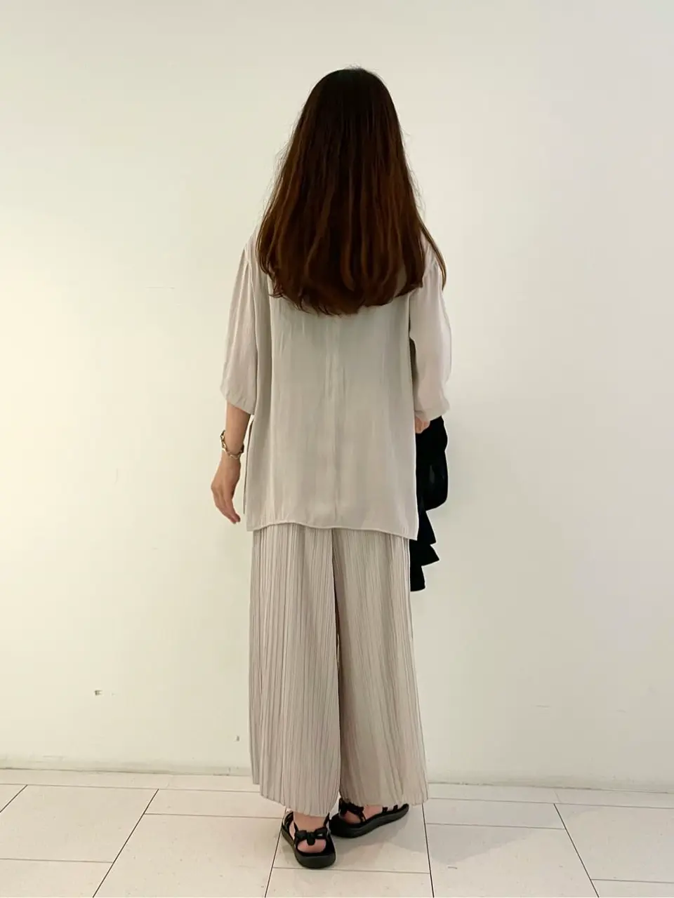 自由区 L スタッフ コーディネート画像