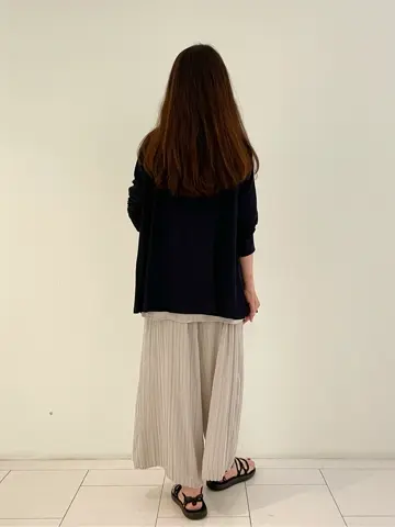 自由区 L スタッフ コーディネート画像