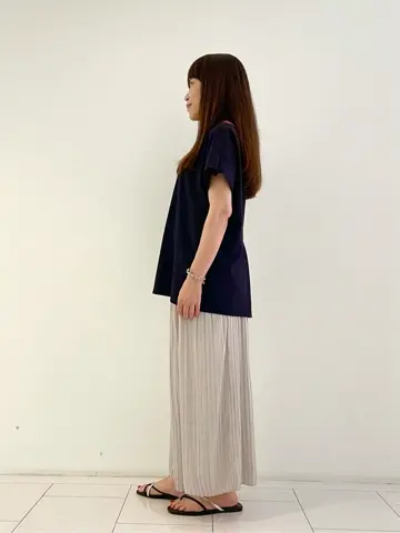 自由区 L スタッフ コーディネート画像