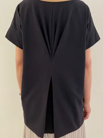 自由区 L スタッフ コーディネート画像