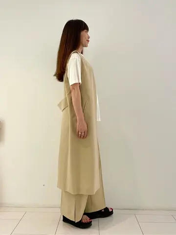 自由区 L スタッフ コーディネート画像