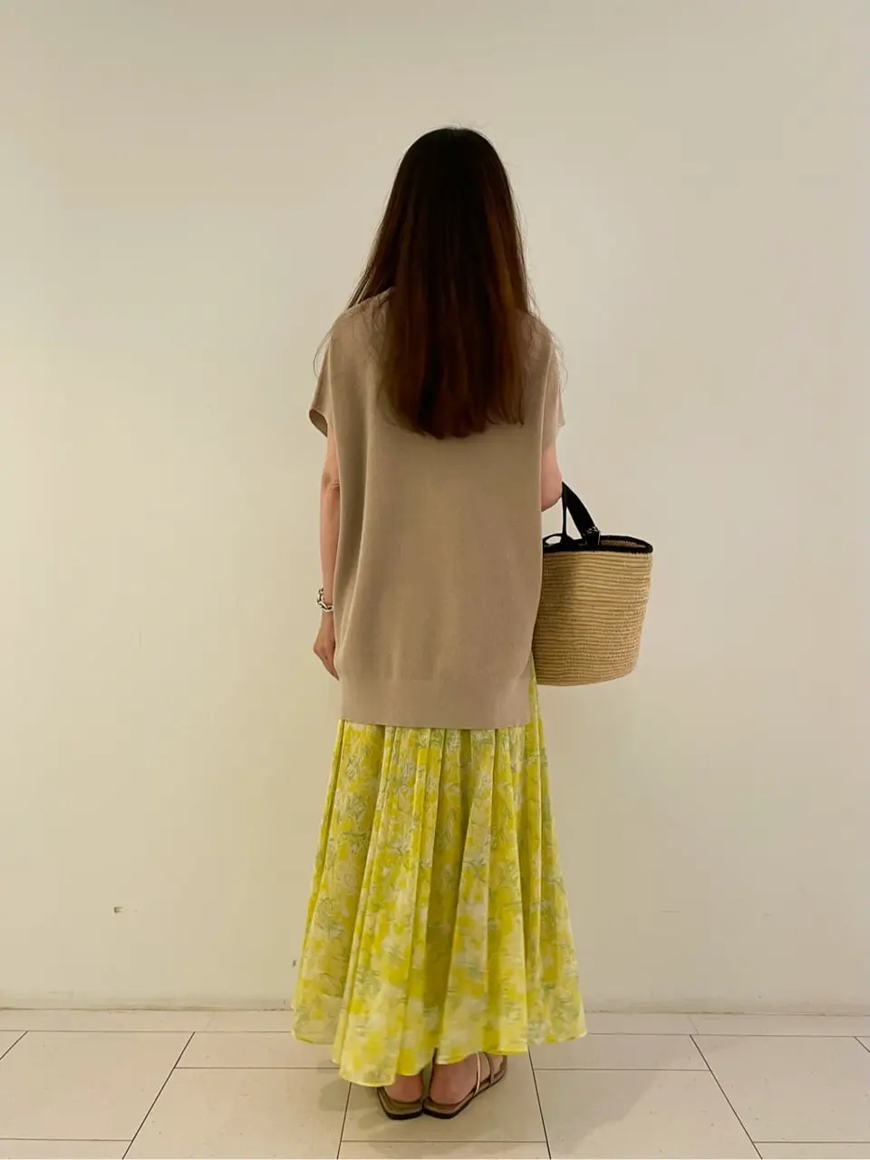 自由区 L スタッフ コーディネート画像