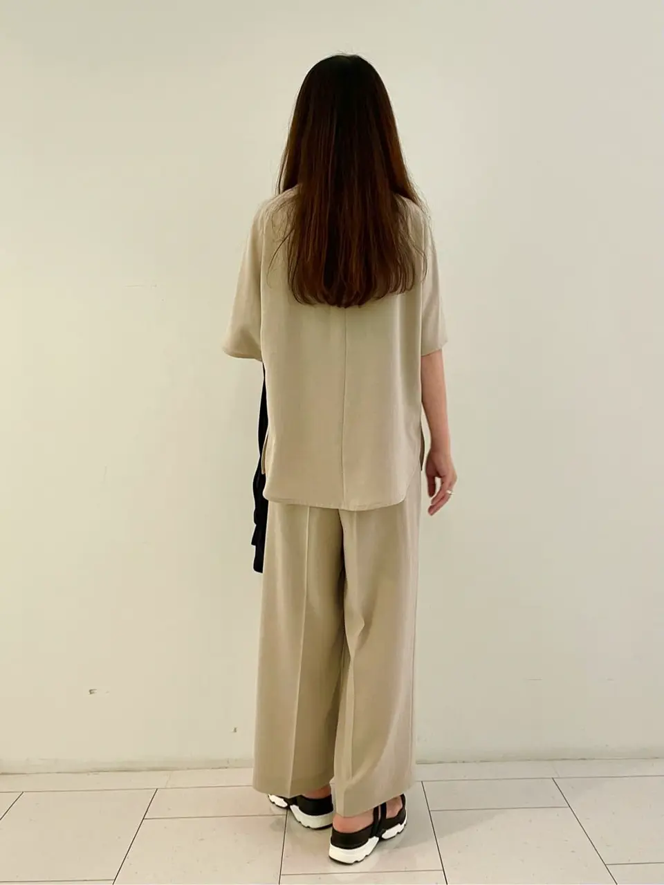 自由区 L スタッフ コーディネート画像