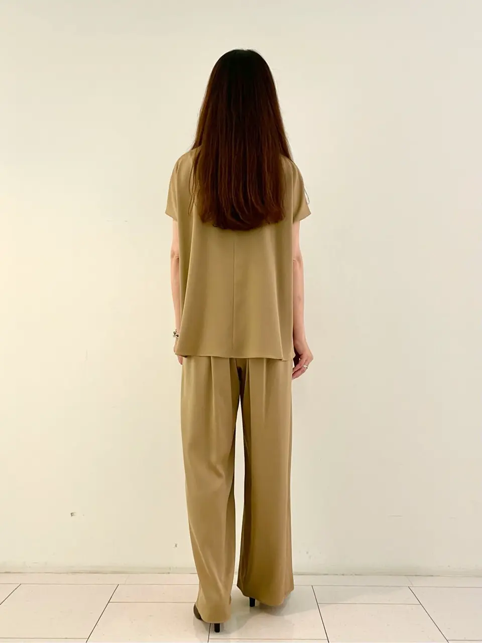 自由区 L スタッフ コーディネート画像