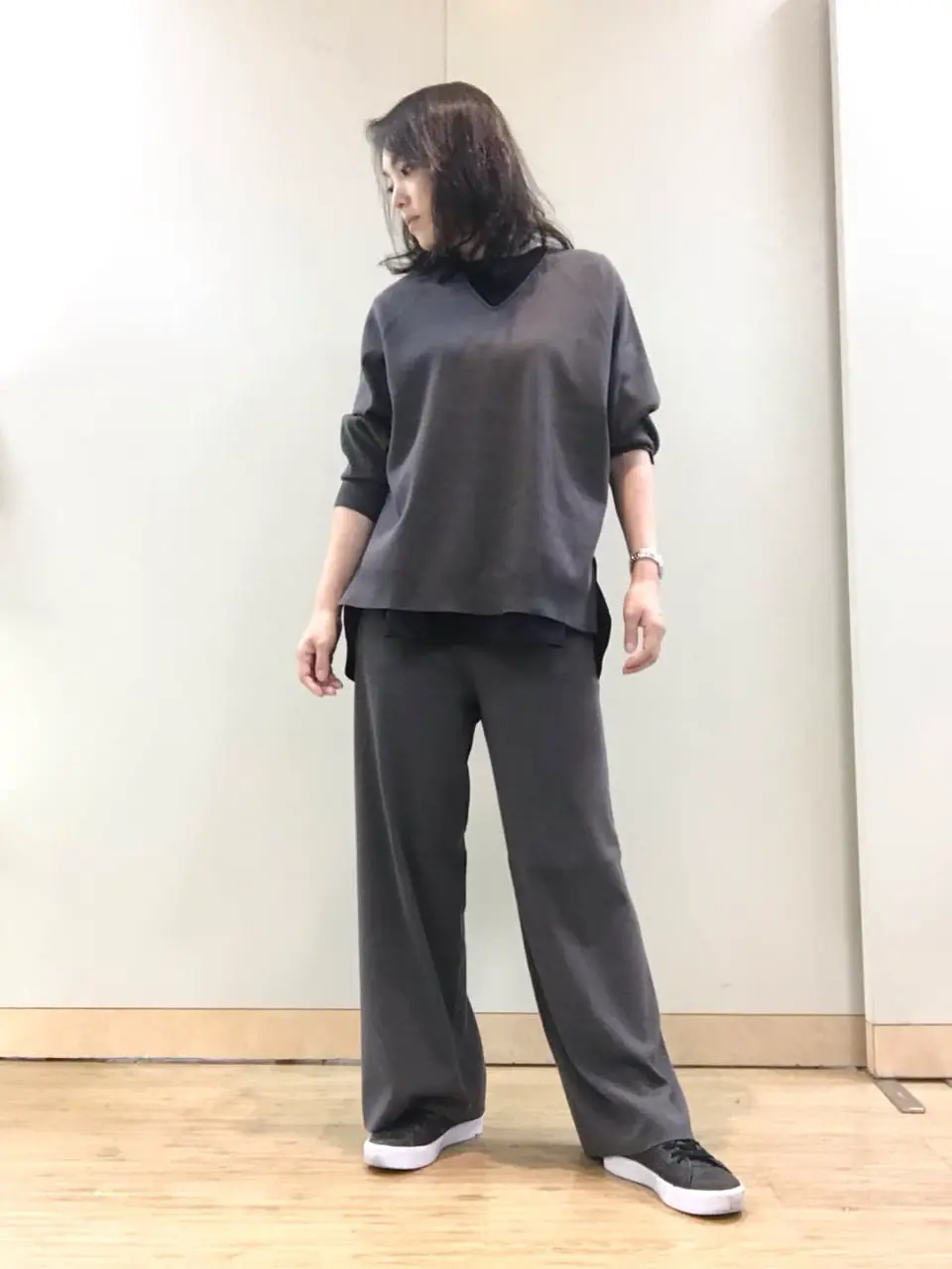 自由区 L スタッフ コーディネート画像