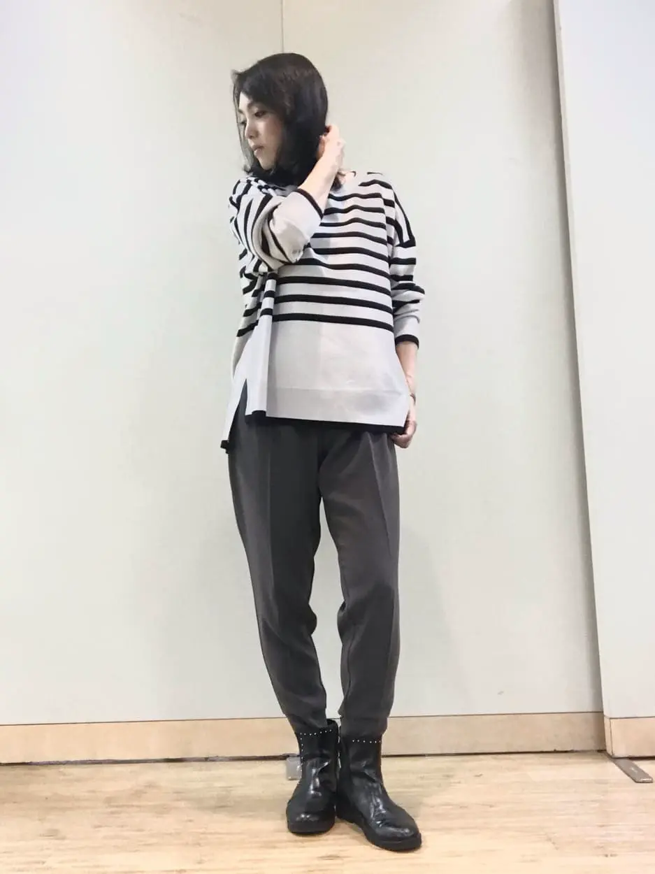 自由区 L スタッフ コーディネート画像