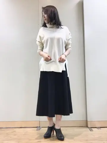 自由区 L スタッフ コーディネート画像