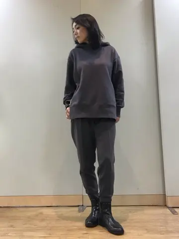 自由区 L スタッフ コーディネート画像