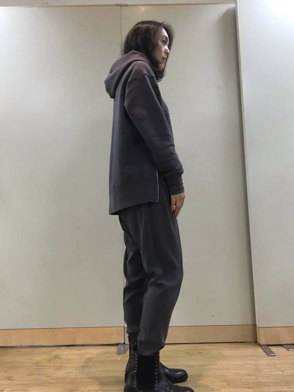 自由区 L スタッフ コーディネート画像