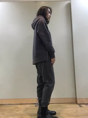 自由区 L スタッフ コーディネート画像