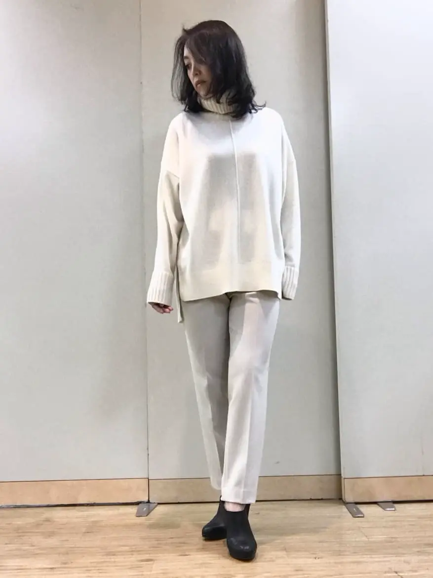 自由区 L スタッフ コーディネート画像