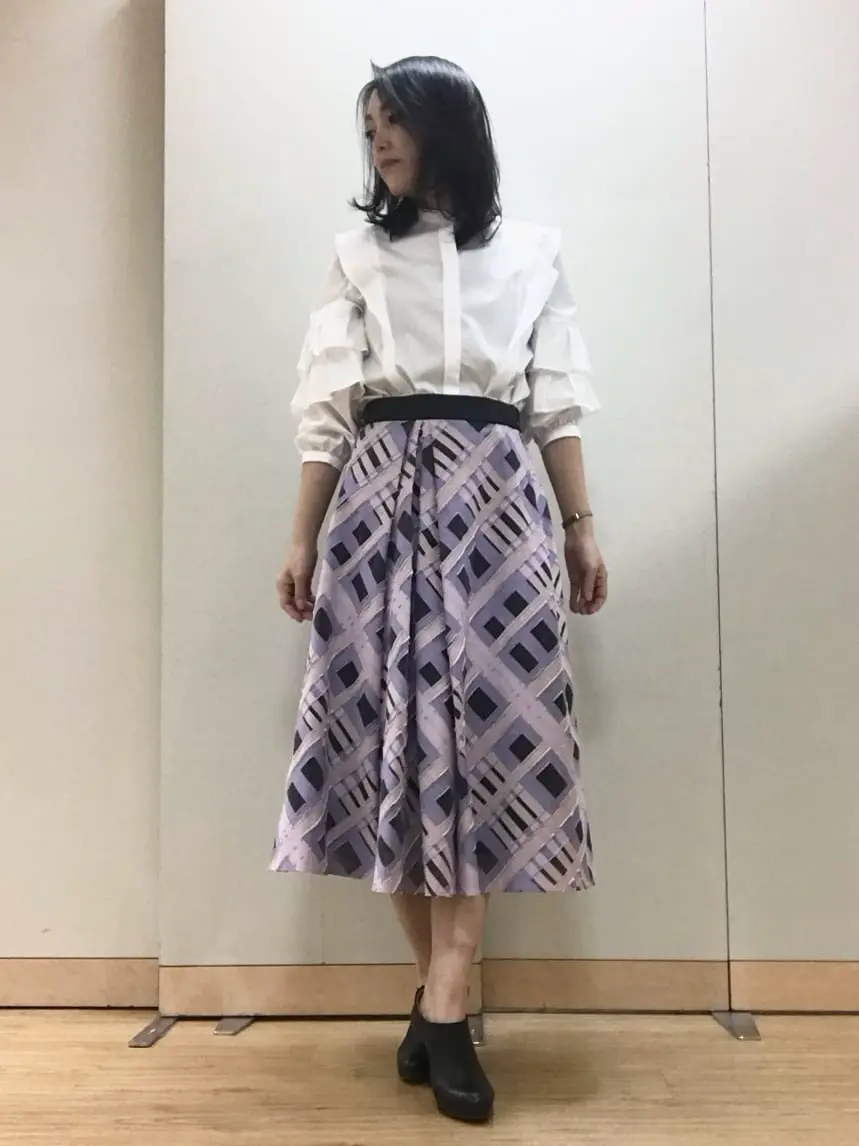 自由区 L スタッフ コーディネート画像