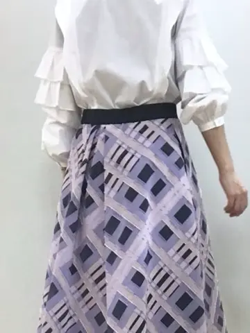 自由区 L スタッフ コーディネート画像