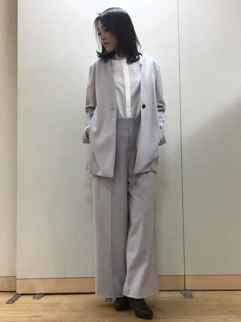 自由区 L スタッフ コーディネート画像