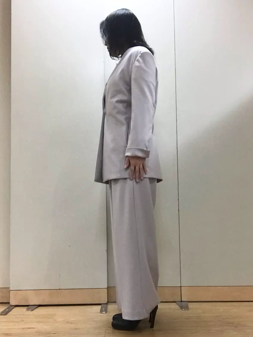 自由区 L スタッフ コーディネート画像