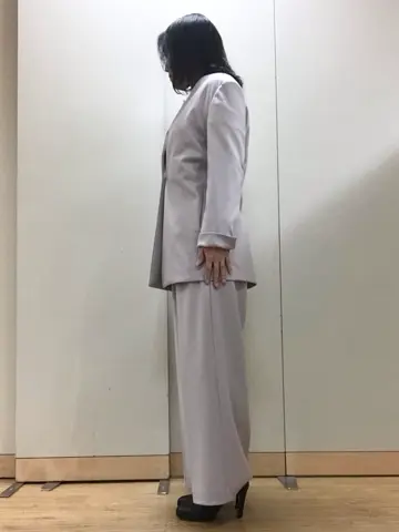 自由区 L スタッフ コーディネート画像