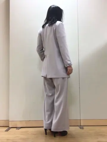 自由区 L スタッフ コーディネート画像