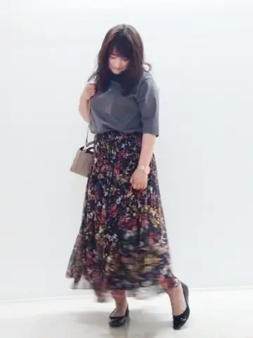 自由区 L スタッフ コーディネート画像