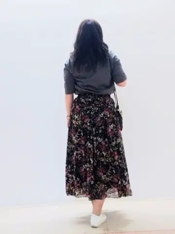 自由区 L スタッフ コーディネート画像