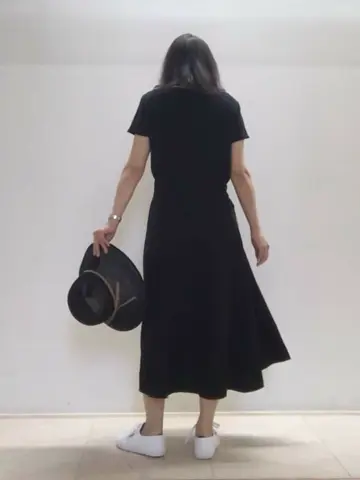 自由区 L スタッフ コーディネート画像