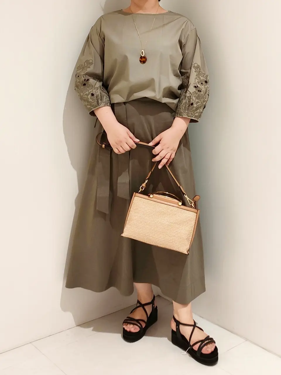 自由区 L 中村 コーディネート画像