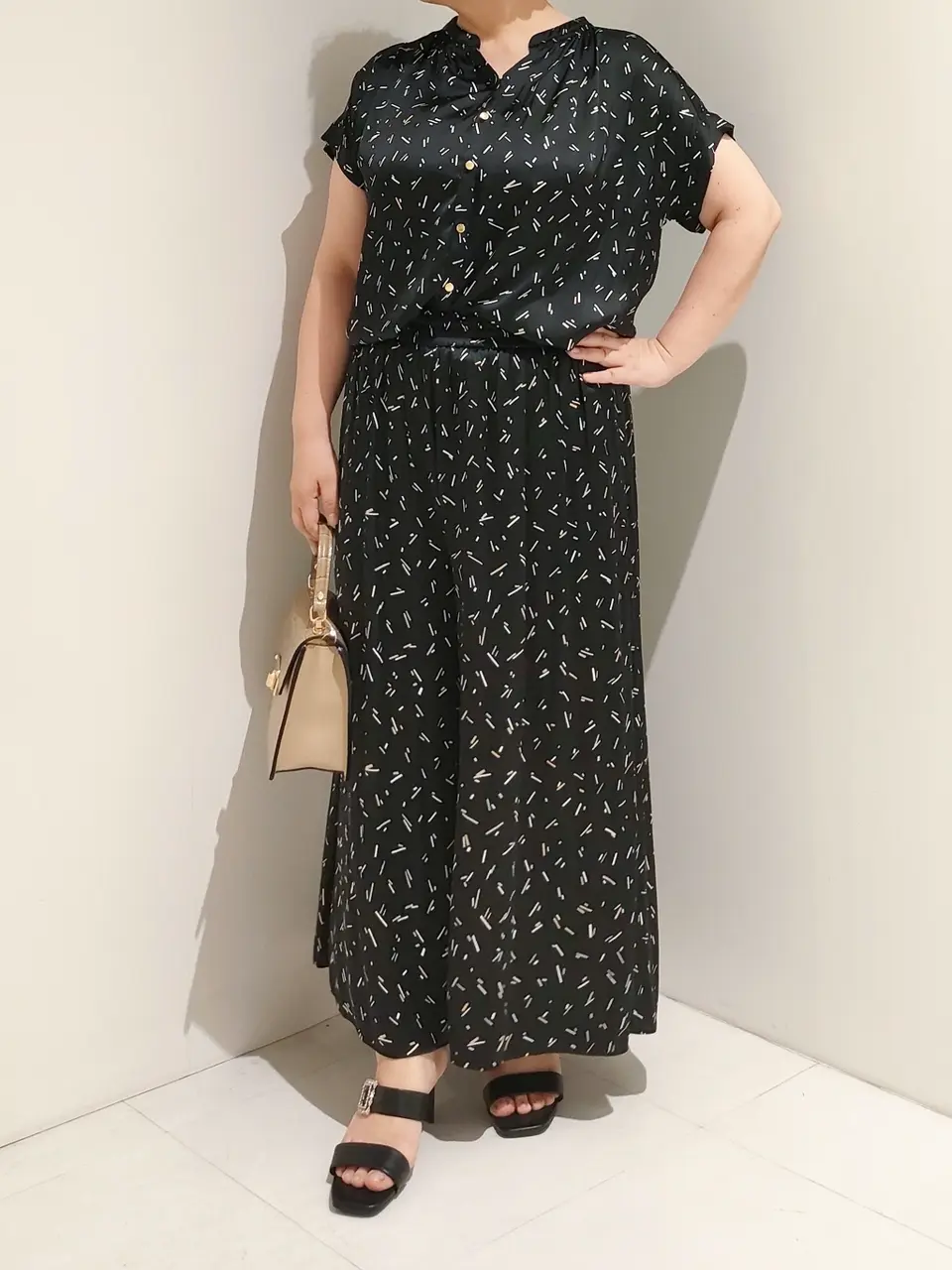 自由区 L 中村 コーディネート画像