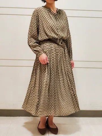 自由区 L スタッフ コーディネート画像