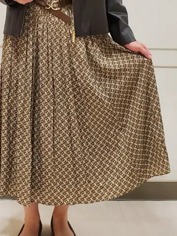 自由区 L スタッフ コーディネート画像