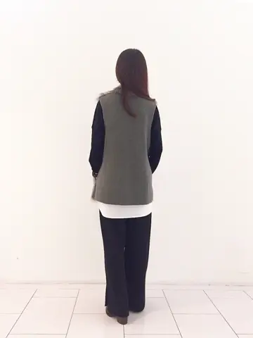 自由区 L スタッフ コーディネート画像