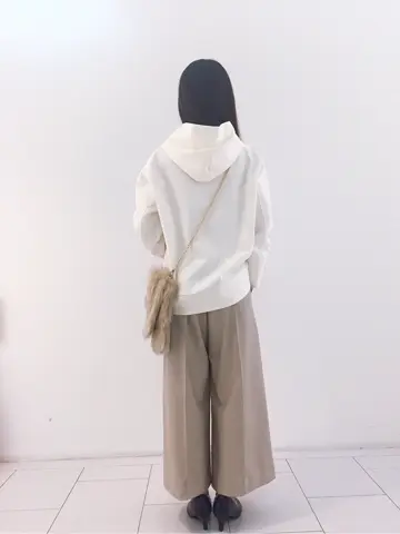 自由区 L スタッフ コーディネート画像