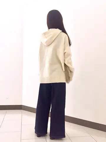 自由区 L スタッフ コーディネート画像